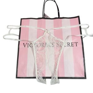 Victoria's Secret‎ Very Sexy Crotchless Lace Thong Panty NWT Large Intimate